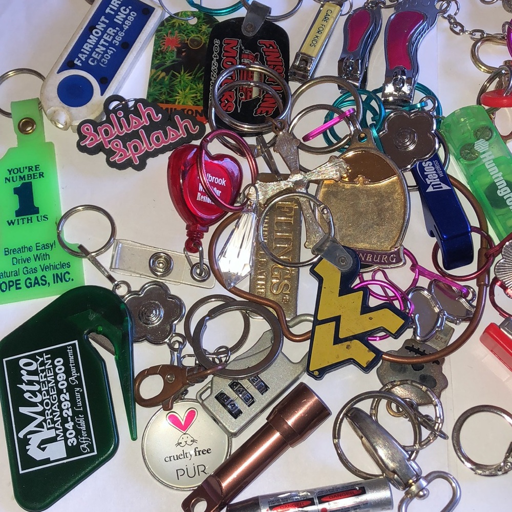 Assorted Keychains Collection - image 3